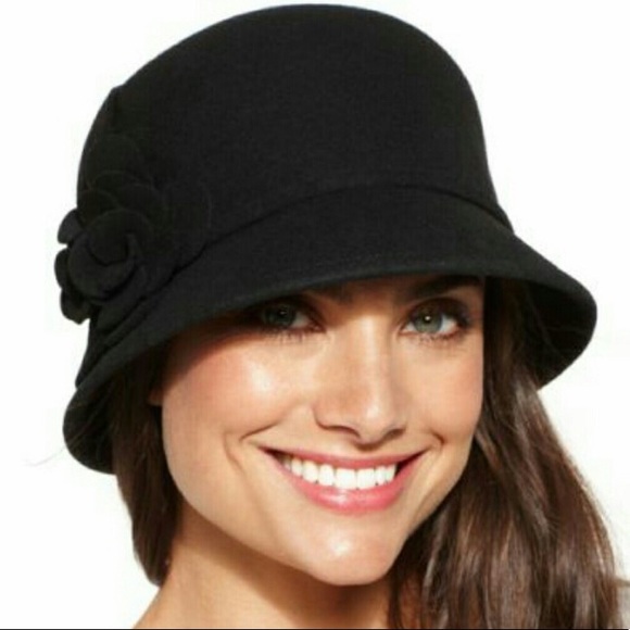 nine west cloche hat